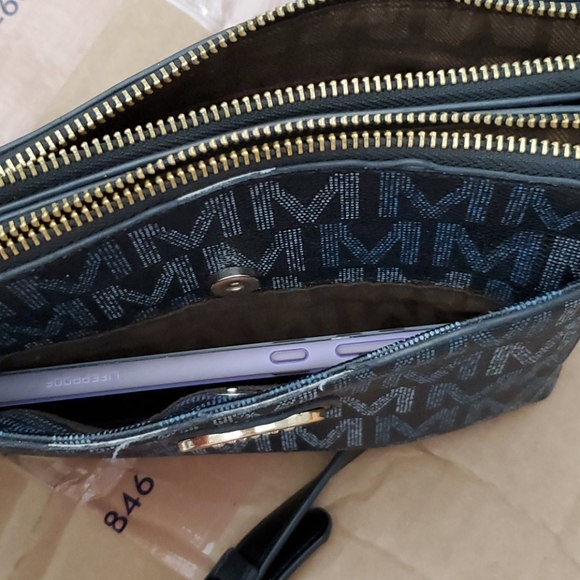 Purses black and gray crossbody. Adjustable strap - Picture 7 of 13